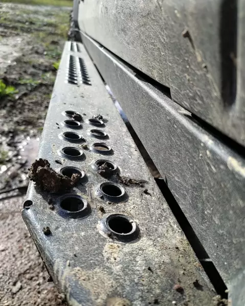 Grenadier SIDE STEPS