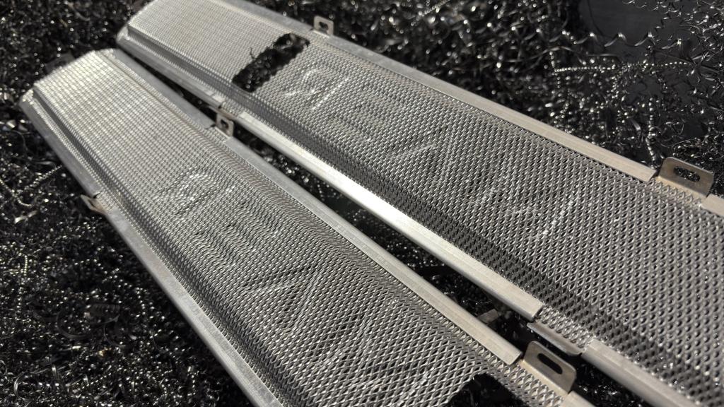 DEFENDER / SERIES Bulkhead Fly Screens set