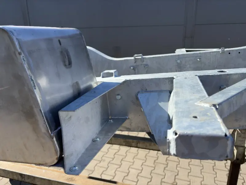 Series Coil Spring FUEL TANK RH - Military version