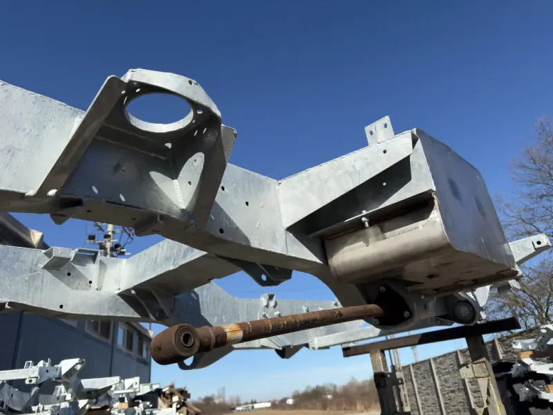 Series Coil Spring FUEL TANK RH - Military version