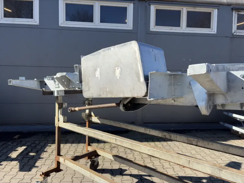 Series Coil Spring FUEL TANK LH - civilian version